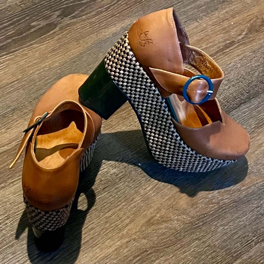 John Fluevog Ana Rita Leather Platform Mary Jane Heels Size 7 Brown Tan - Picture 2 of 13